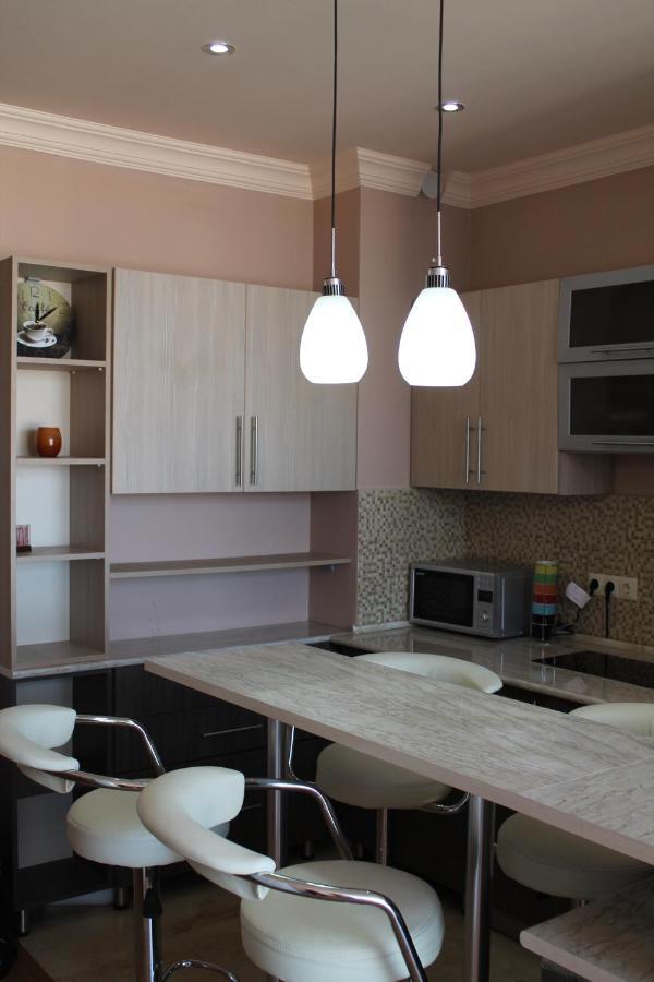 Batumi First Line Apartment ภายนอก รูปภาพ