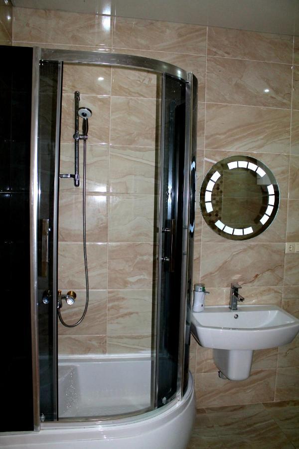 Batumi First Line Apartment ภายนอก รูปภาพ