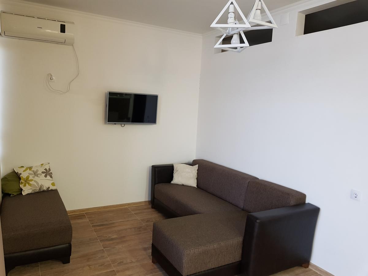 Batumi First Line Apartment ภายนอก รูปภาพ