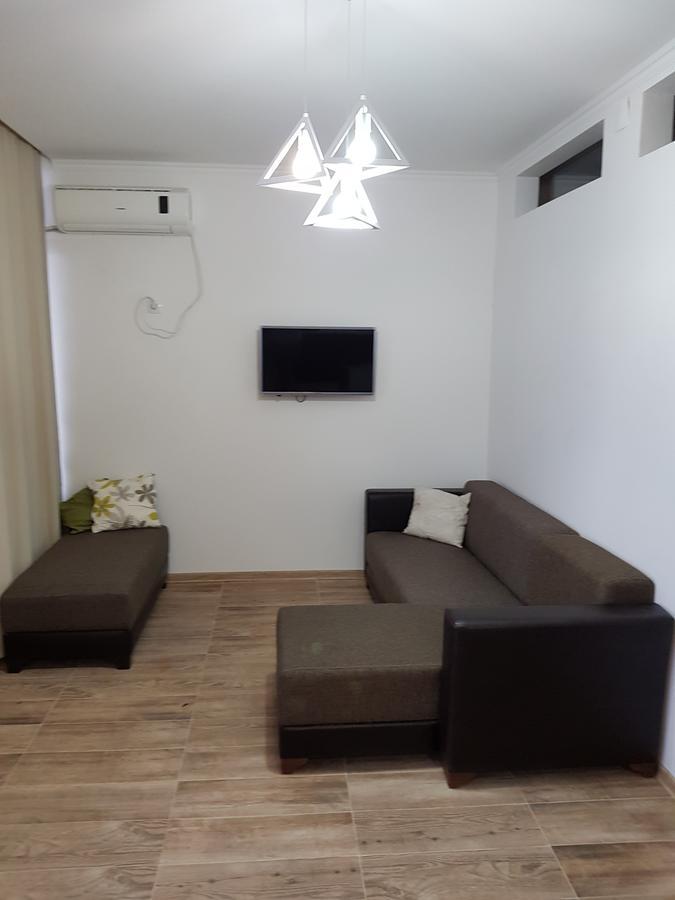 Batumi First Line Apartment ภายนอก รูปภาพ